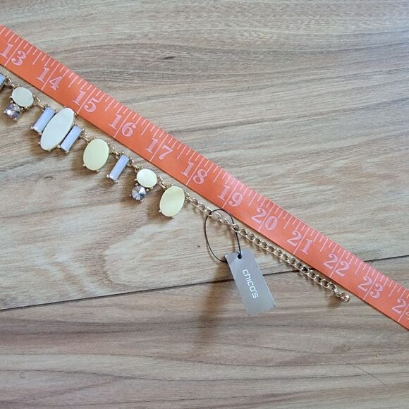 🆕️ Chicos Pria Shell & Dimulated Gemstone Crystal Bib Necklace - Picture 11 of 11